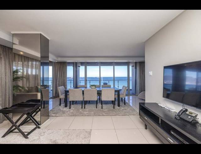 4 BEDROOM APARTMENT FOR SALE IN BLOUBERG BEACHFRONT